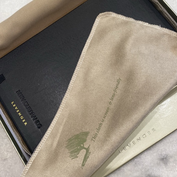 LEVENGER personalized “Sara” Luxe notebook - Black Small - Picture 3 of 10